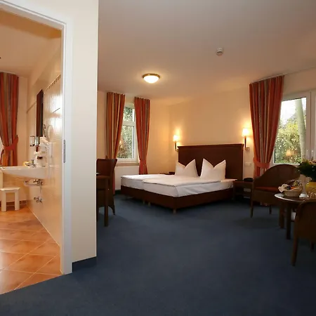 Отель Seehotel Heidehof Klein Nemerow